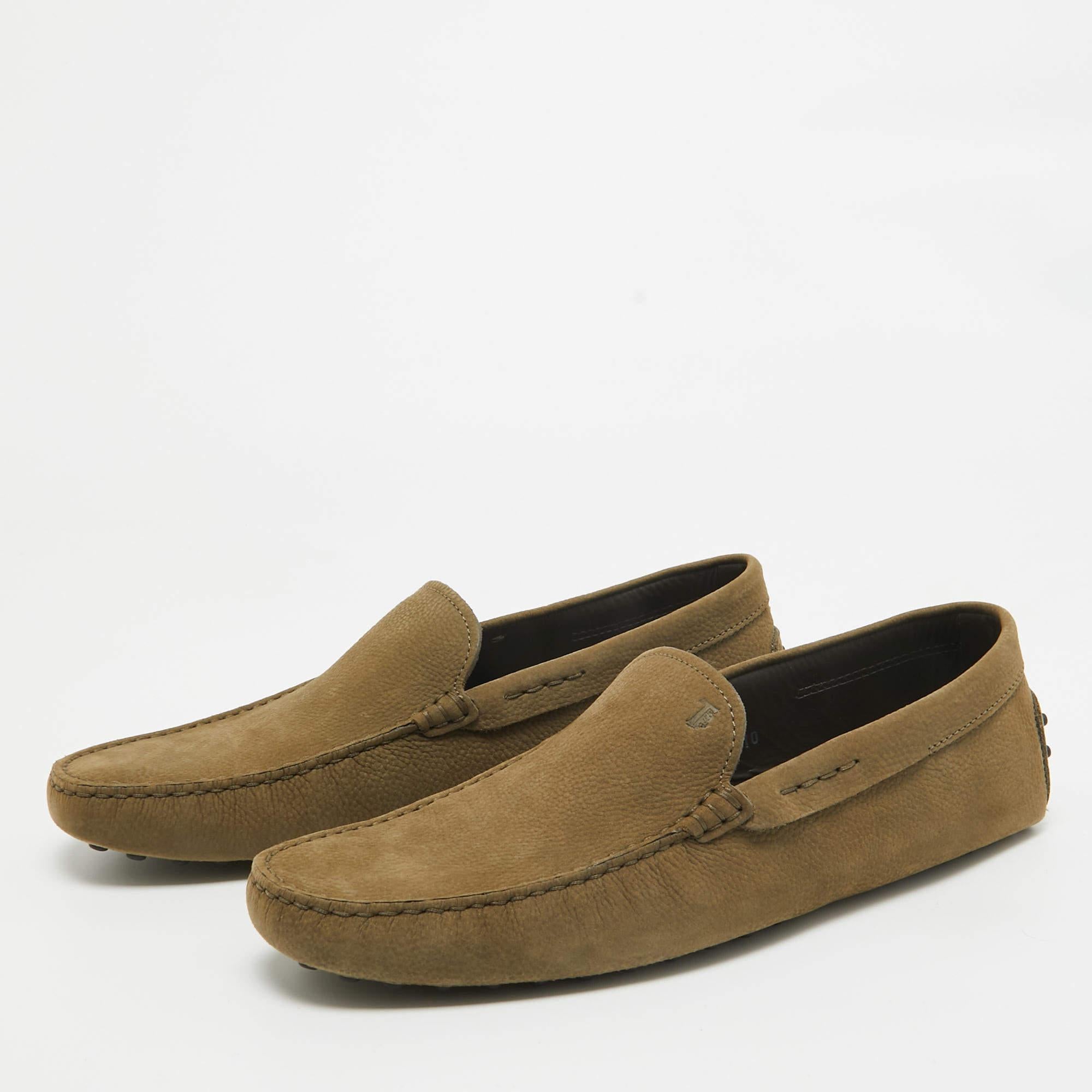 Practical fashionable and durable—these Tods loafers are carefully built to be fine companions to your everyday style. They come made using the best materials to be a prized buy.