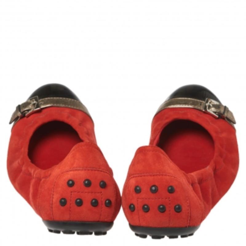 Women's Tod's Orange/Black Suede & Patent Leather Cap Toe Scrunch Ballet Flats Size 37.5 For Sale