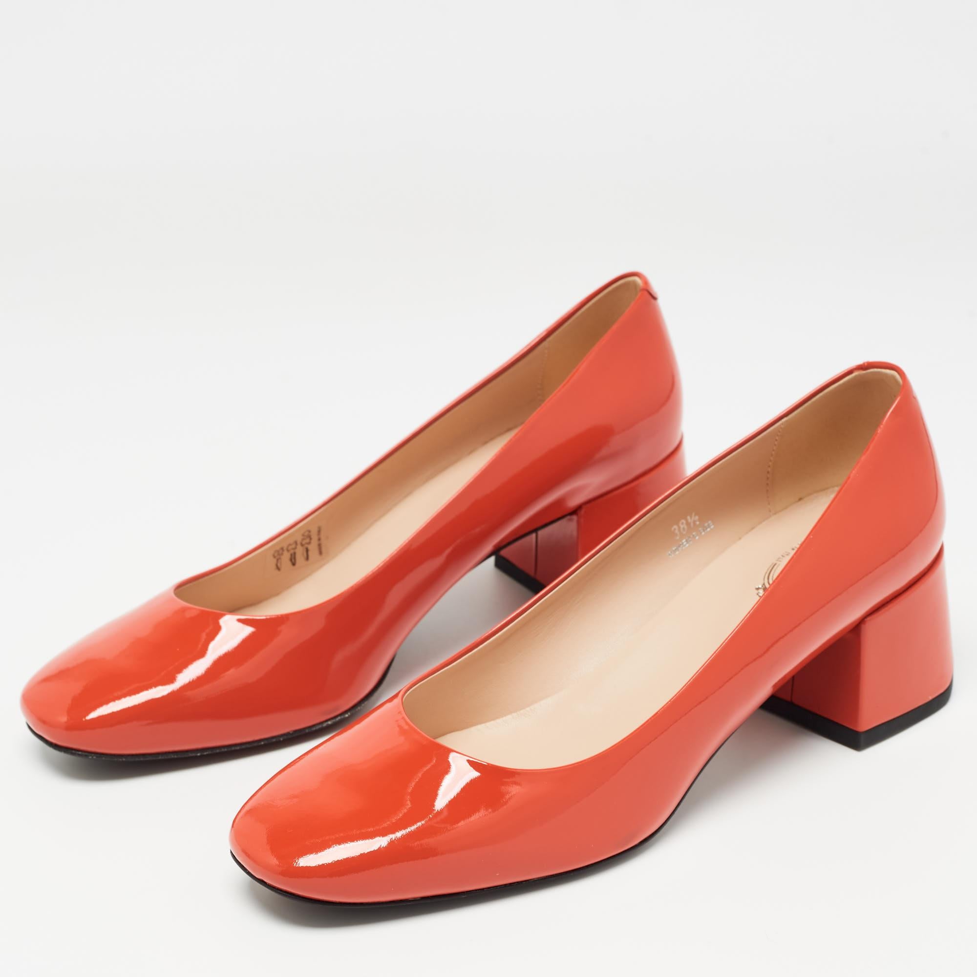 Queste décolleté, che emanano femminilità ed eleganza, sono caratterizzate da una silhouette chic e da un design accattivante. Potete indossare queste décolleté per un look elegante. 