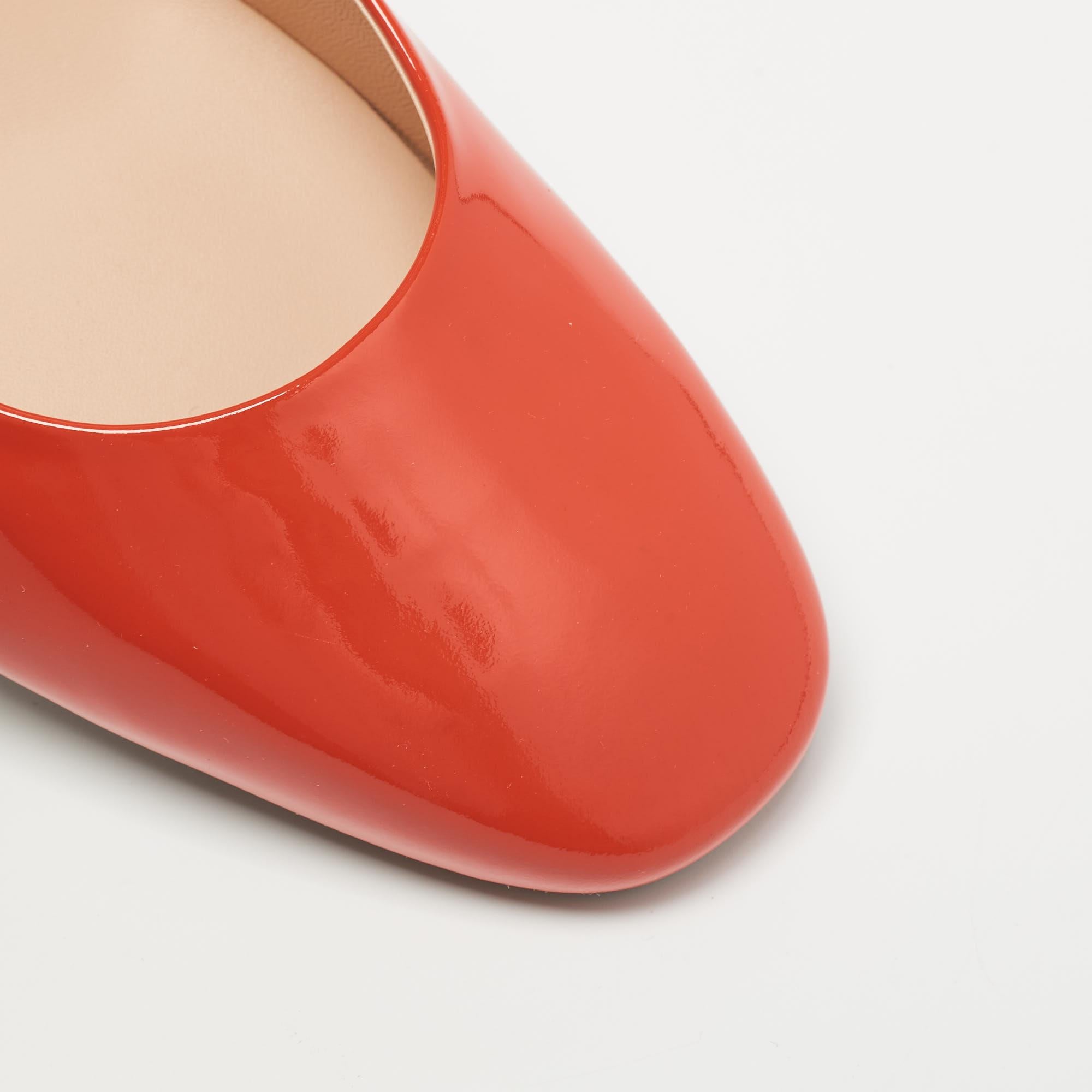 Pumps con tacco a blocco in pelle verniciata arancione di Tod's misura 38,5 in vendita 2