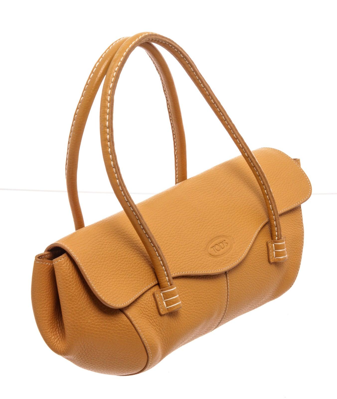 Tods Orange Small Leather Shoulder Bag mit goldfarbenen Beschlägen, Lederbesatz, Reißverschluss-Innentaschen, Schulterriemen und Schnappverschluss.
33376MSC