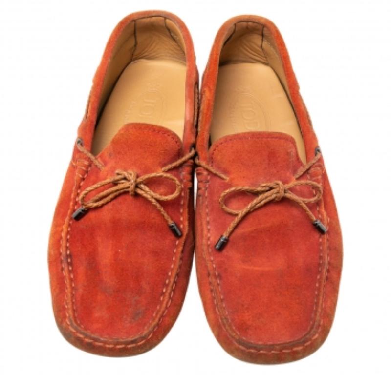 Tod's Orange Suede Bow Loafers Size 41 In Fair Condition For Sale In Dubai, Al Qouz 2
