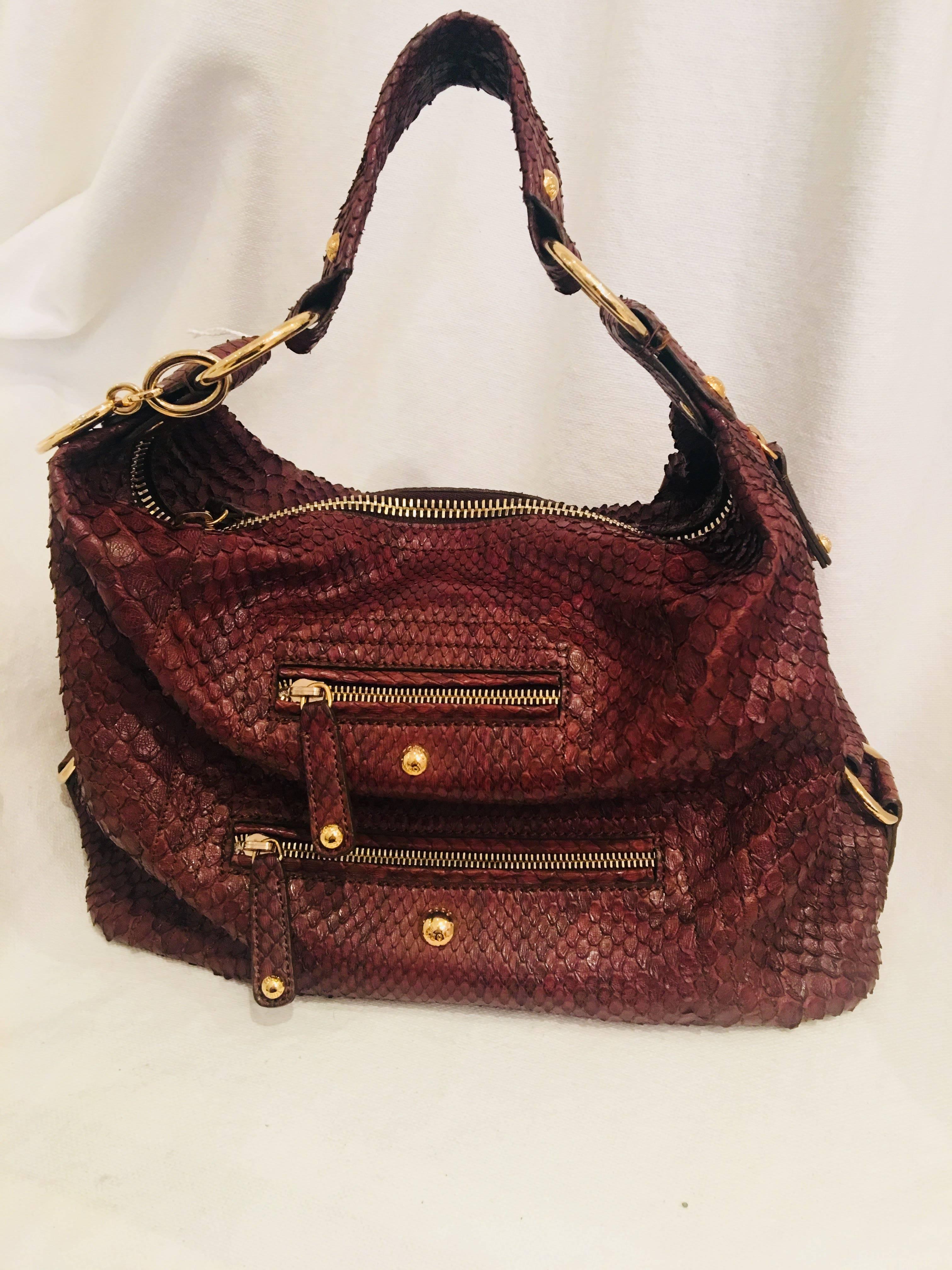 Tods Pashmy Python Bag:: Chocolate Python Hobo mit Zip Top und Gold Hardware.