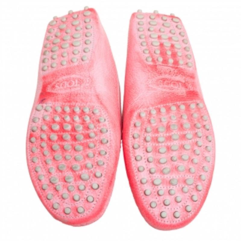 Tod's Pink Leather Penny Loafers Size 38 In Good Condition For Sale In Dubai, Al Qouz 2