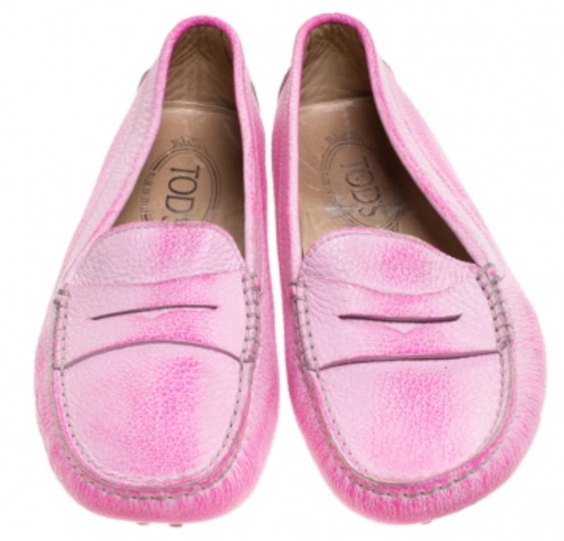 Tod's Slip On Loafers Penny en cuir rose, taille 37,5 Pour femmes en vente