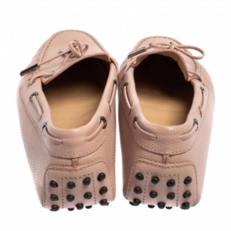 Women's Tod's Pink Lizard Embossed Leather Slip On  Loafers Size 41 For Sale