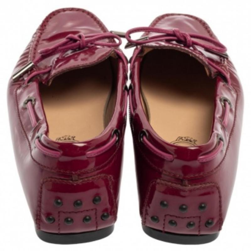 Women's Tod's Pink Patent Leather Bow Loafers Size 36.5 For Sale