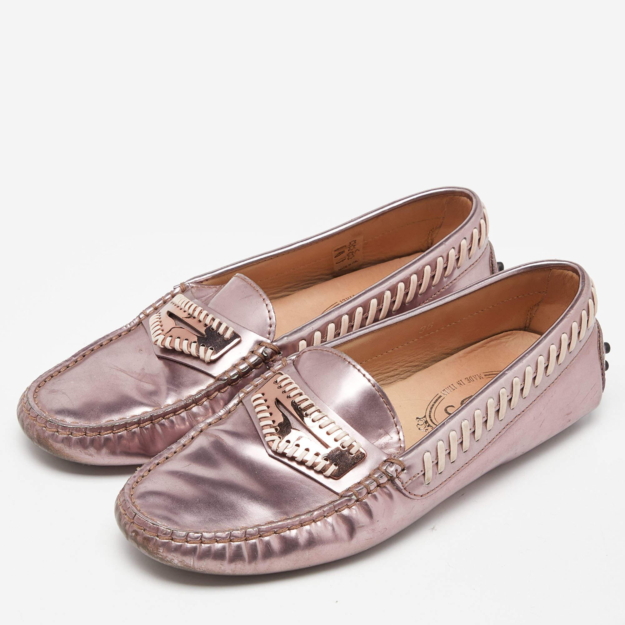 Let this comfortable pair be your first choice when you're out for a long day. These designer shoes have well-sewn uppers beautifully set on durable soles.