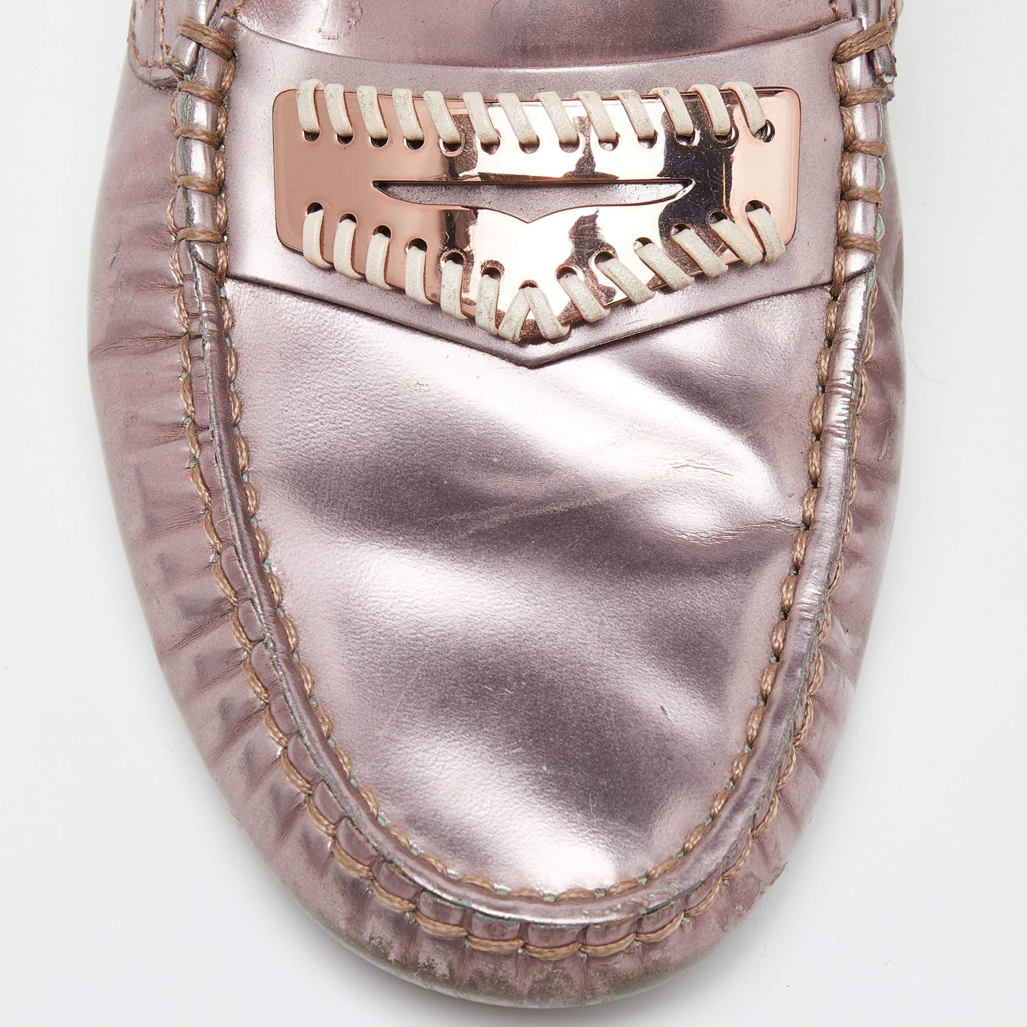 Tod's Pink Patent Leather Gommino Slip On Loafers Size 36 For Sale 2