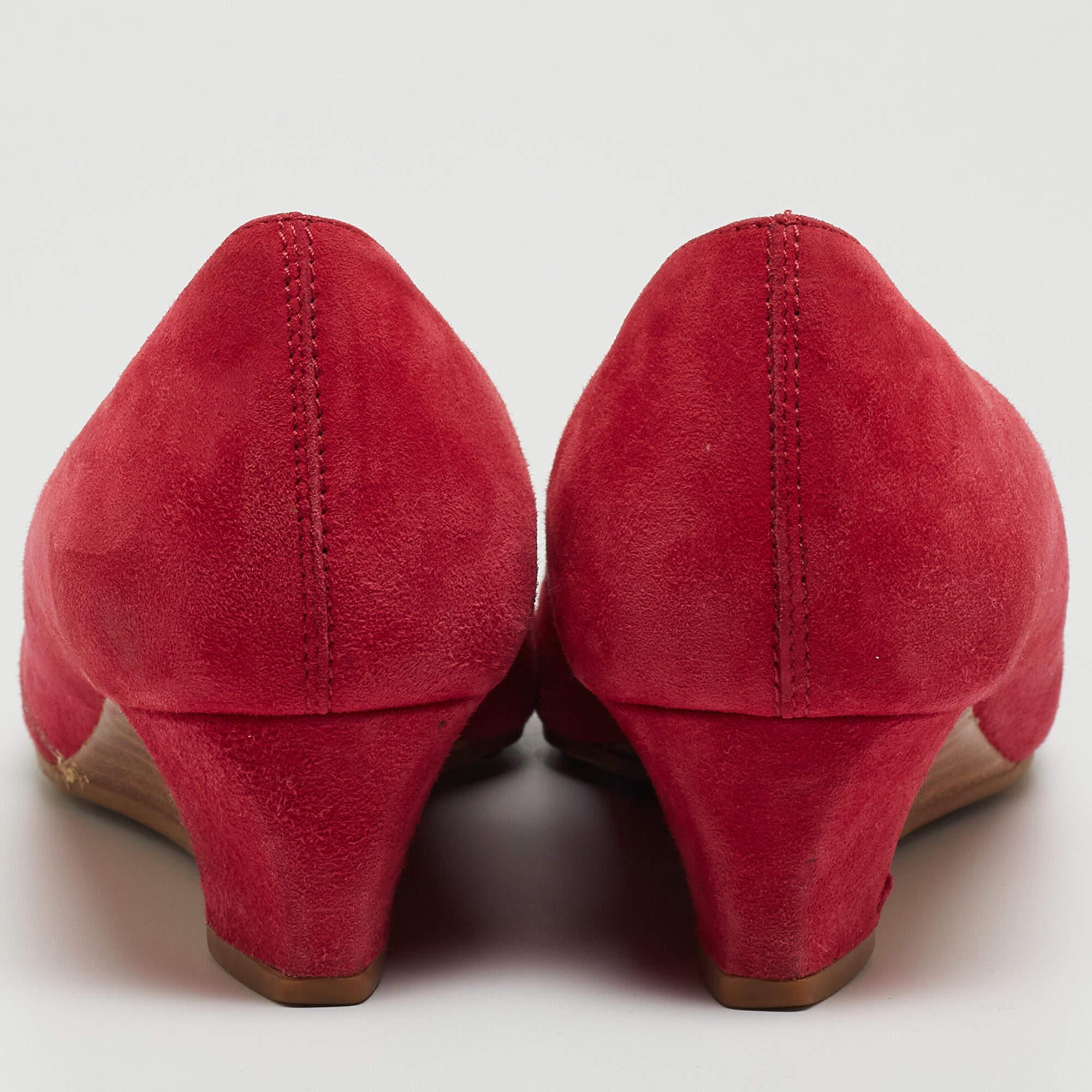 Tod's Pink Suede Wedge Pumps Size 37.5 For Sale 1