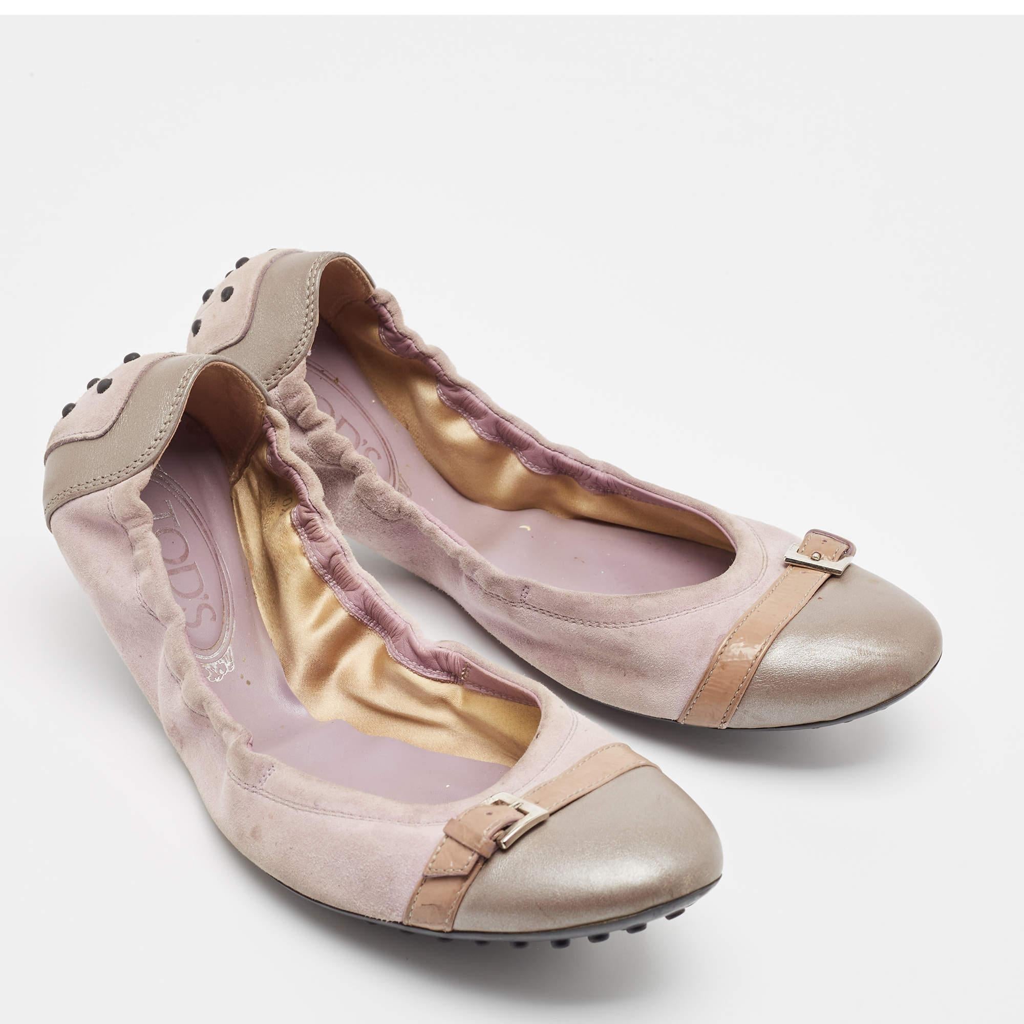 Tod's Purple Leather and Suede Scrunch Ballet Flats Size 40.5 In Fair Condition For Sale In Dubai, Al Qouz 2
