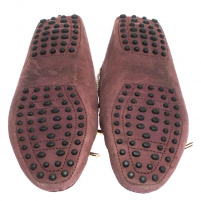 Tod's Mocassins à nœud en cuir violet et or, taille 38,5 Pour femmes en vente