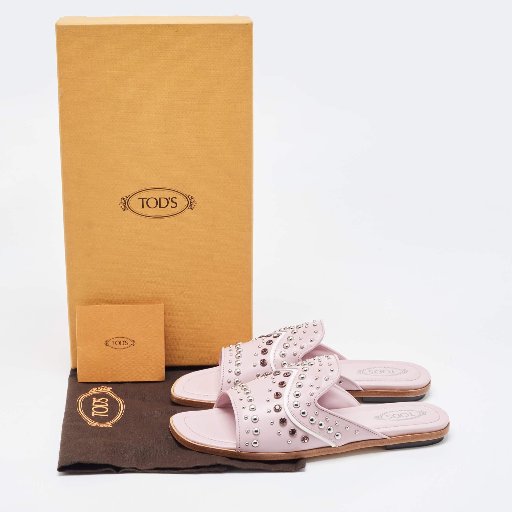 Tod's - Chaussures plates à bout ouvert en cuir clouté violet, taille 37,5 en vente 6