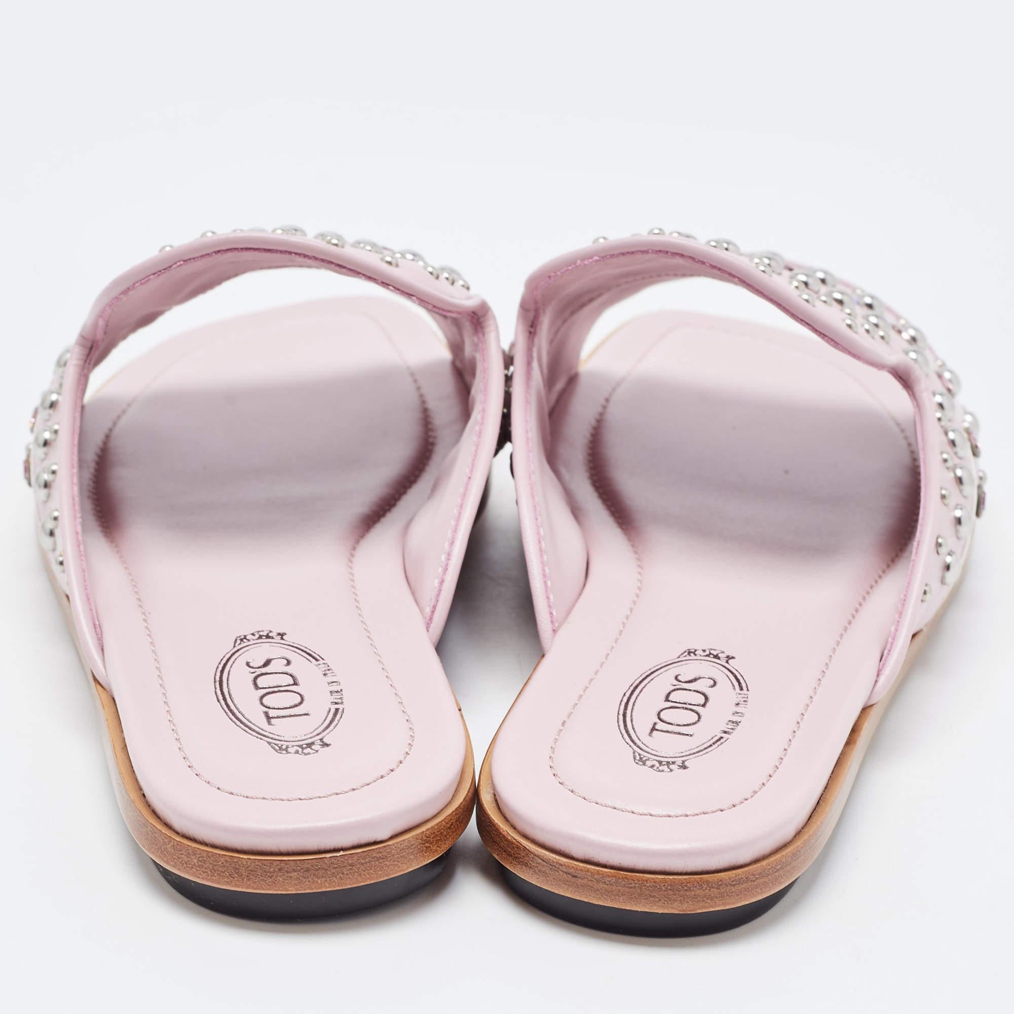 Tod's Purple Studded Leather Open Toe Flat Slides Size 37.5 In Excellent Condition For Sale In Dubai, Al Qouz 2