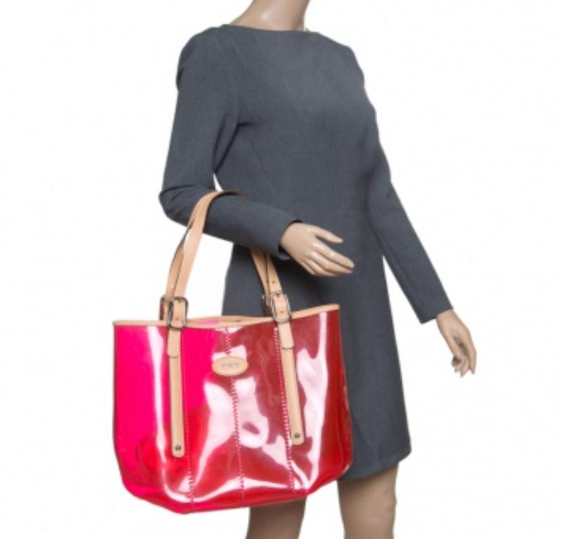 Tod's Fourre-tout en PVC et cuir rouge/beige en vente 6