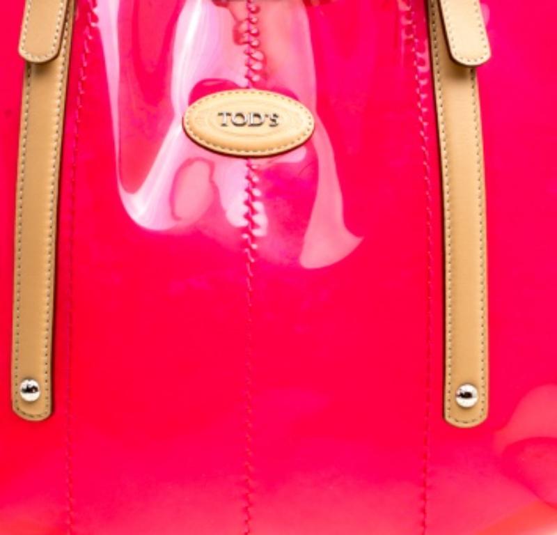 Rouge Tod's Fourre-tout en PVC et cuir rouge/beige en vente