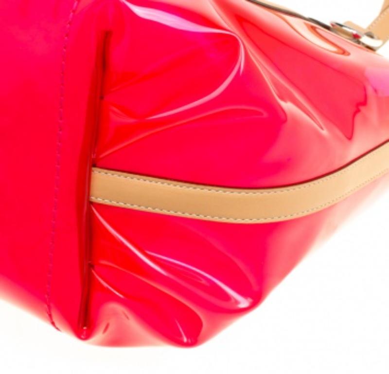 Tod's Fourre-tout en PVC et cuir rouge/beige en vente 3