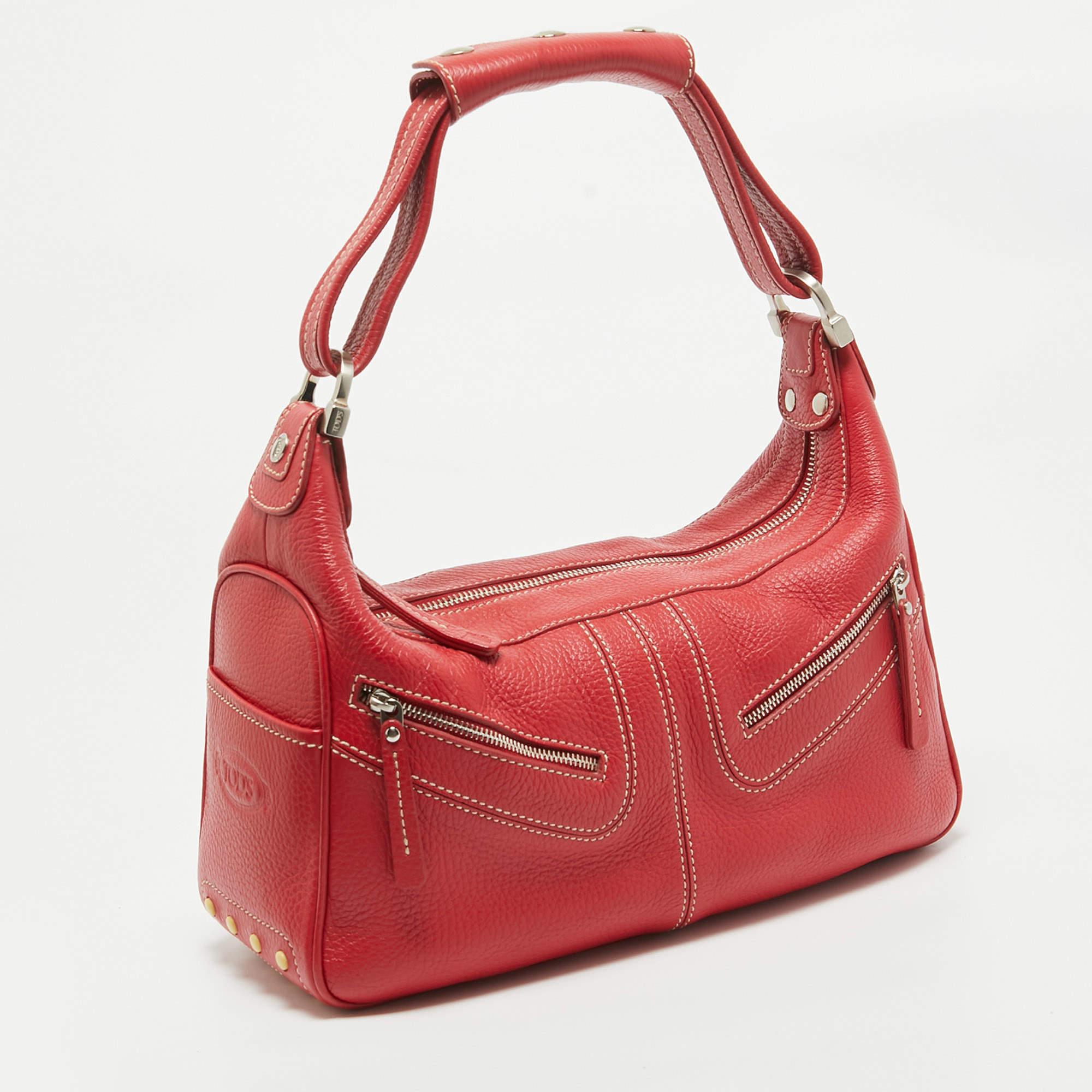 Tod's Red Leather Milky Hobo In Good Condition In Dubai, Al Qouz 2