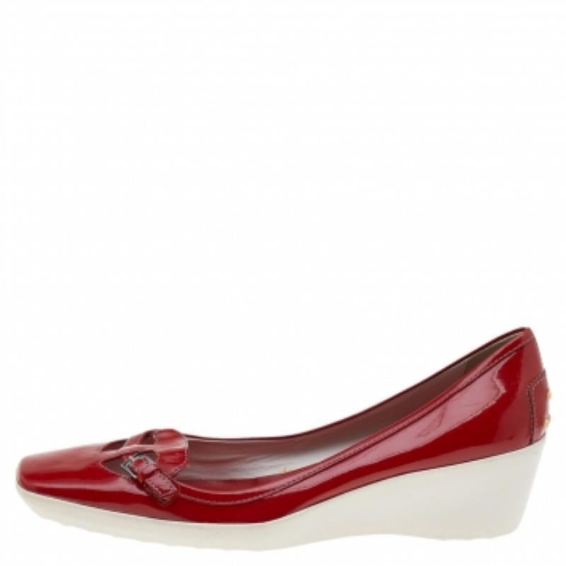 Tod's escarpins en cuir verni rouge taille 41 en vente 1