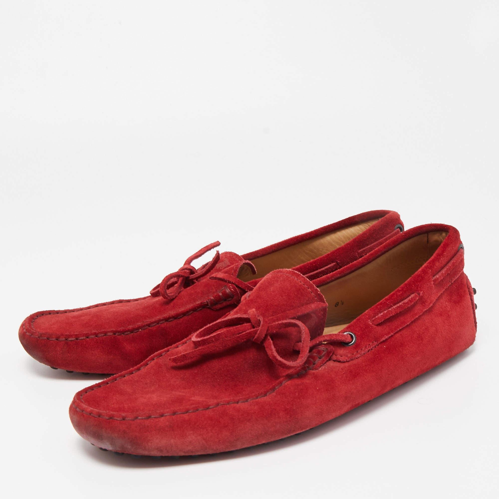 Let this comfortable pair be your first choice when youre out for a long day. These designer shoes have well sewn uppers beautifully set on durable soles.