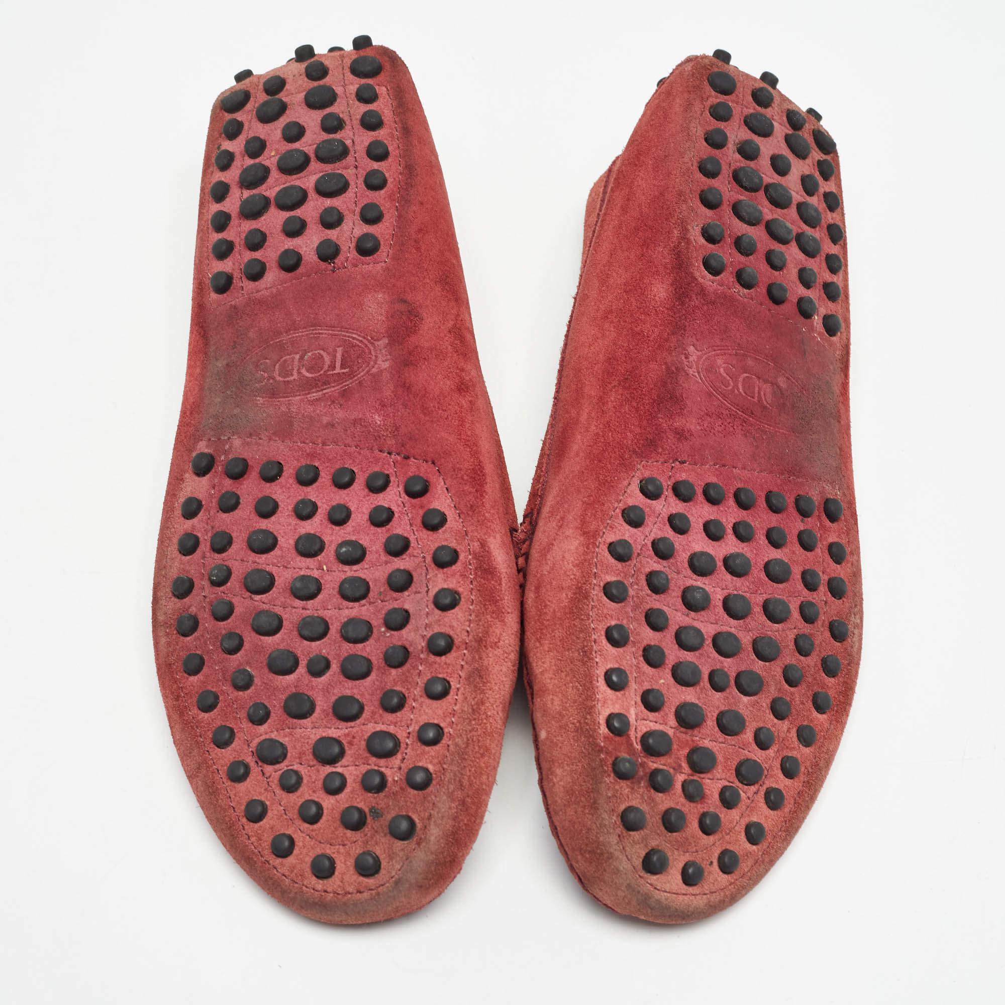 Tod's Rot Wildleder Gommino Penny Slip On Loafers Größe 36,5 im Angebot 1