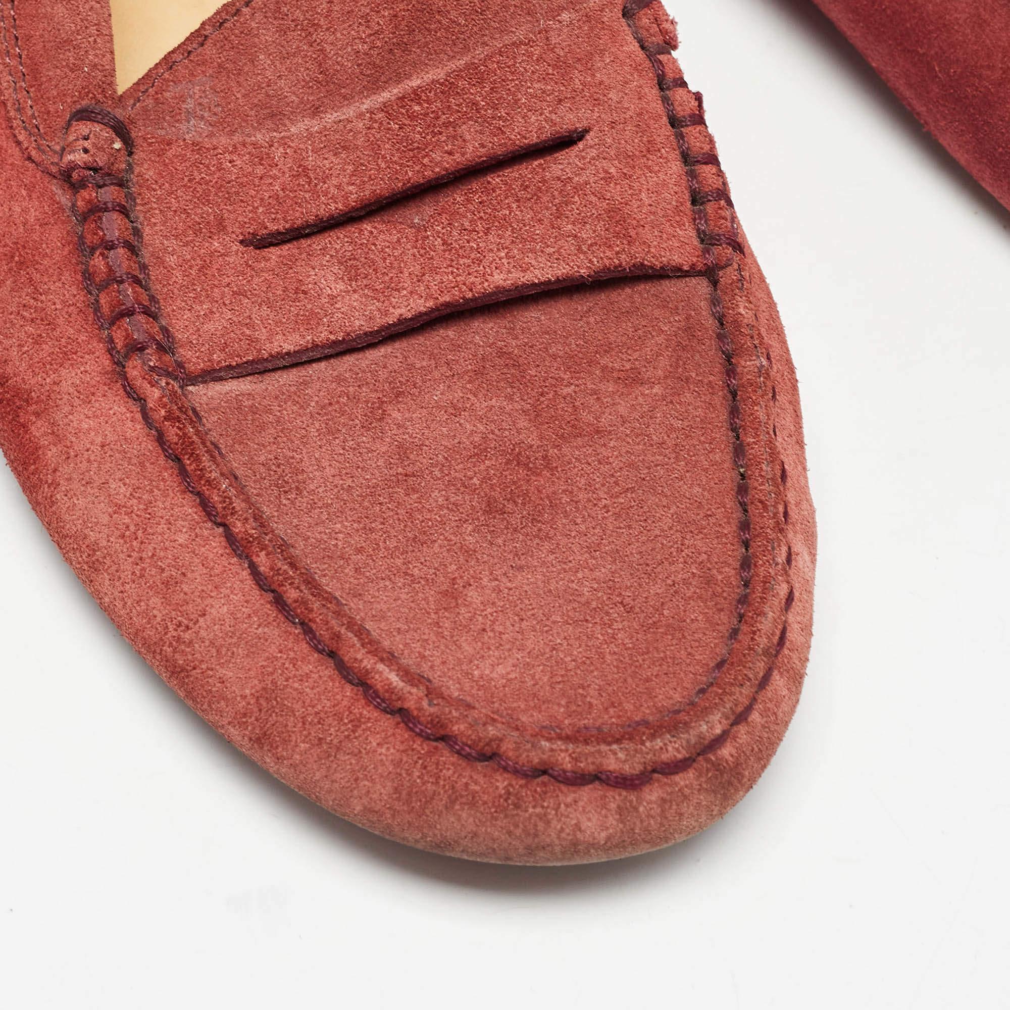 Tod's Rot Wildleder Gommino Penny Slip On Loafers Größe 36,5 im Angebot 2