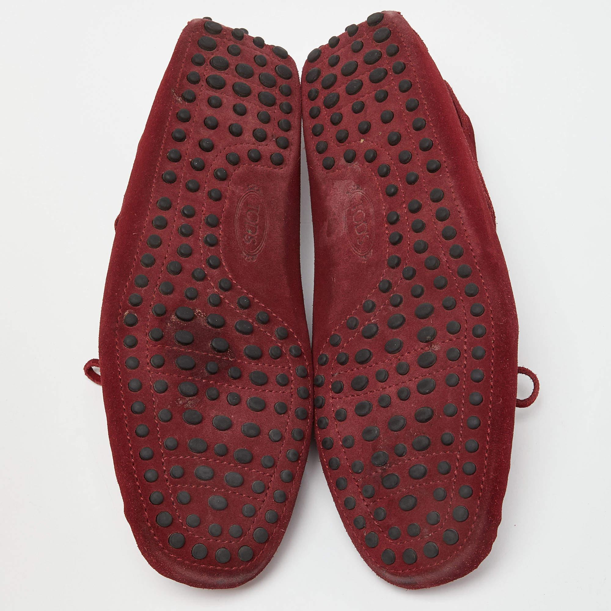 Mocassini Tod's in pelle scamosciata rossa taglia 41 in vendita 1