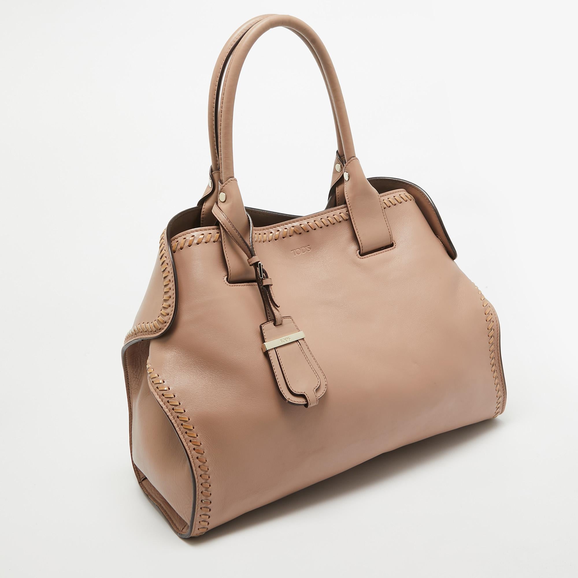 Beige Tod's Rose Poudre Leather Cape Tote For Sale
