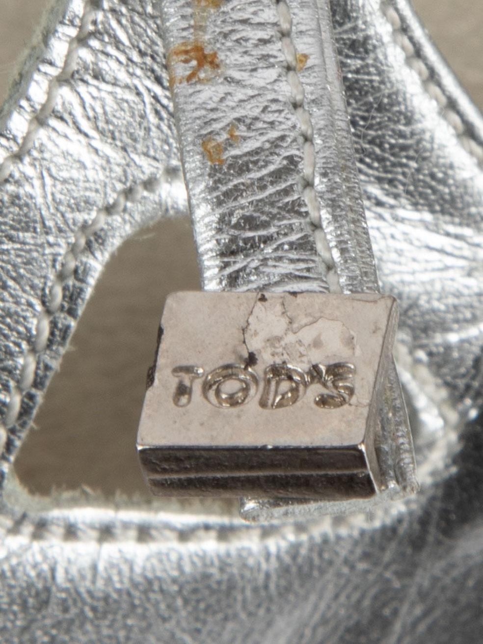 Tod's Chaussures de conduite à découpes en cuir argenté taille EU 39 en vente 3