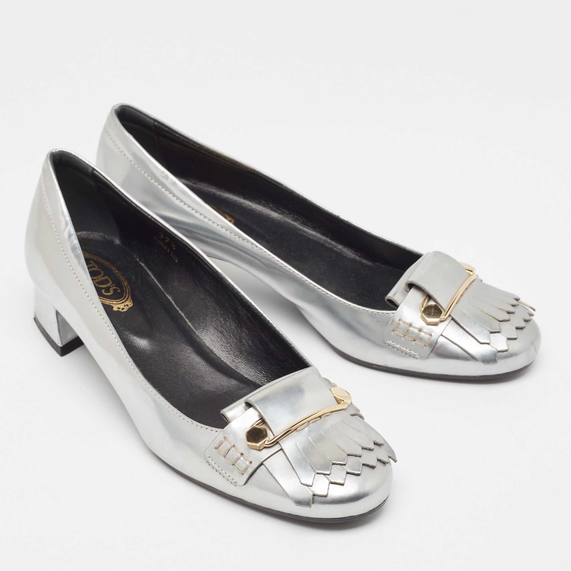 Tod's Silberne Loafer-Pumps aus Leder mit Fransendetail Größe 37,5 Damen