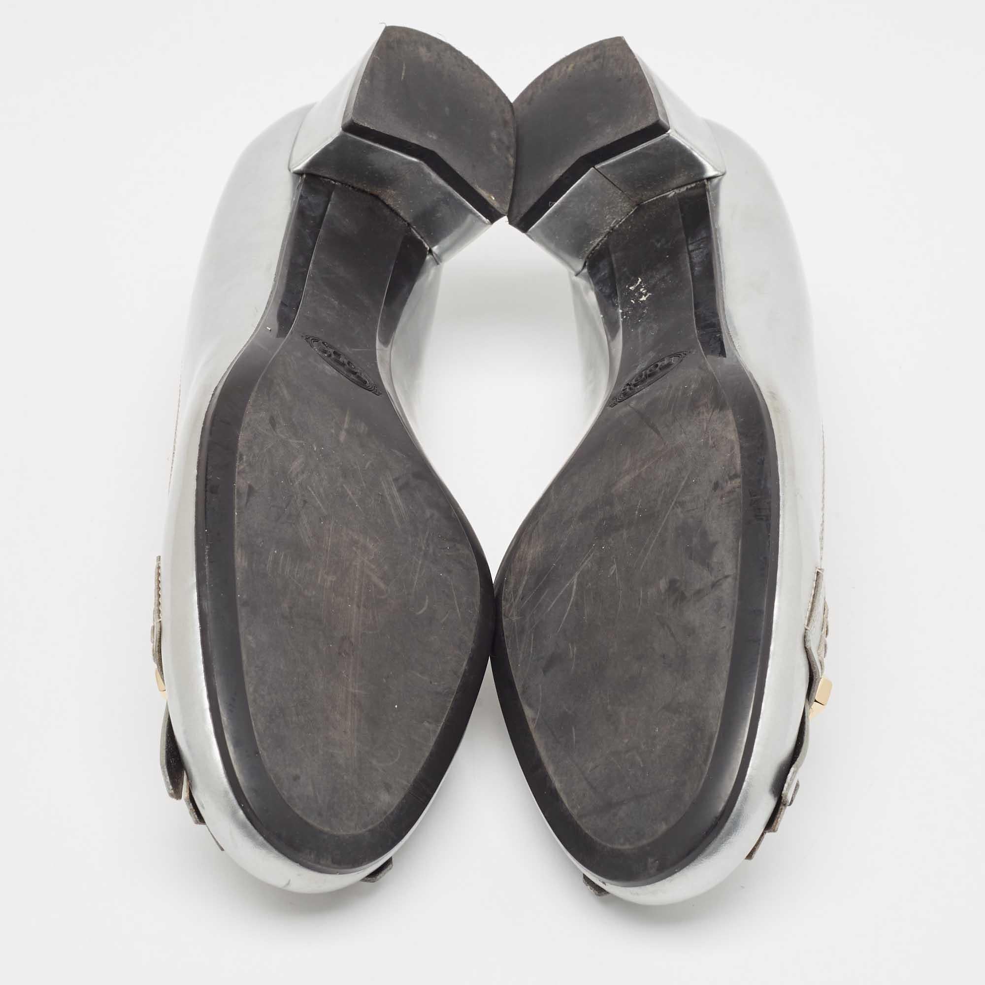 Tod's Silberne Loafer-Pumps aus Leder mit Fransendetail Größe 37,5 2