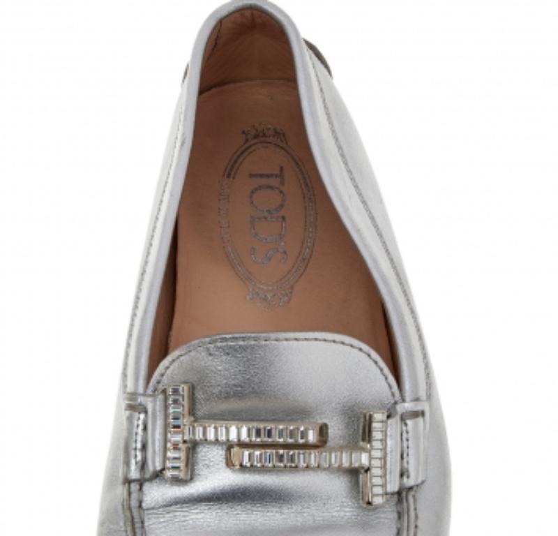 Tod's Silver Leather Slip on Loafers Taglia 36 2