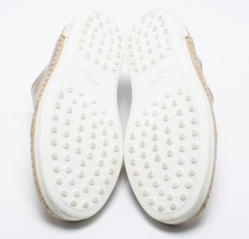 Tod's Silber & Lack & Leder Francesina Slip On Espadrille Turnschuhe Größe 35.5 (Beige) im Angebot