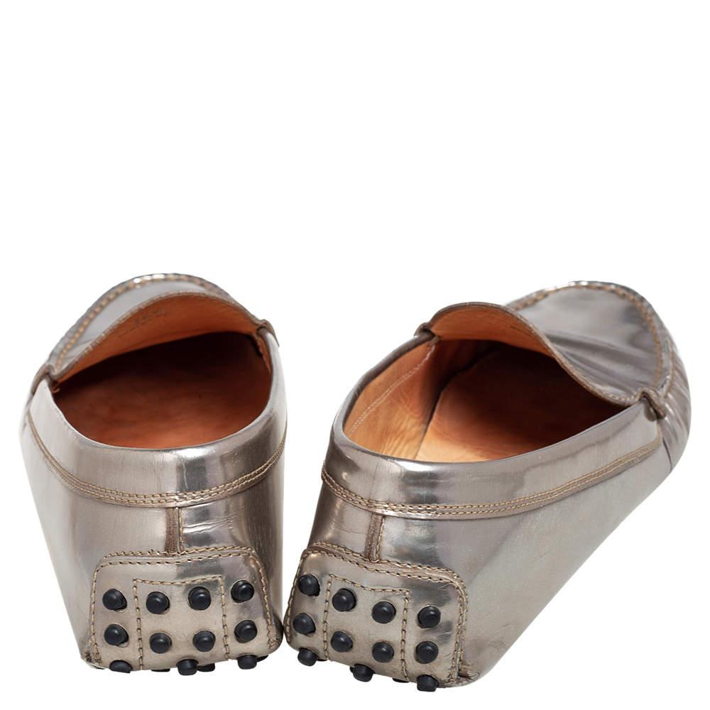 Women's Tod's Silver Patent Leather Slip On Loafers Size 36.5
