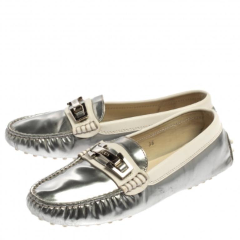 Tod's Silver/White Patent and Leather Logo Buckle Loafers Size 36 For Sale 1