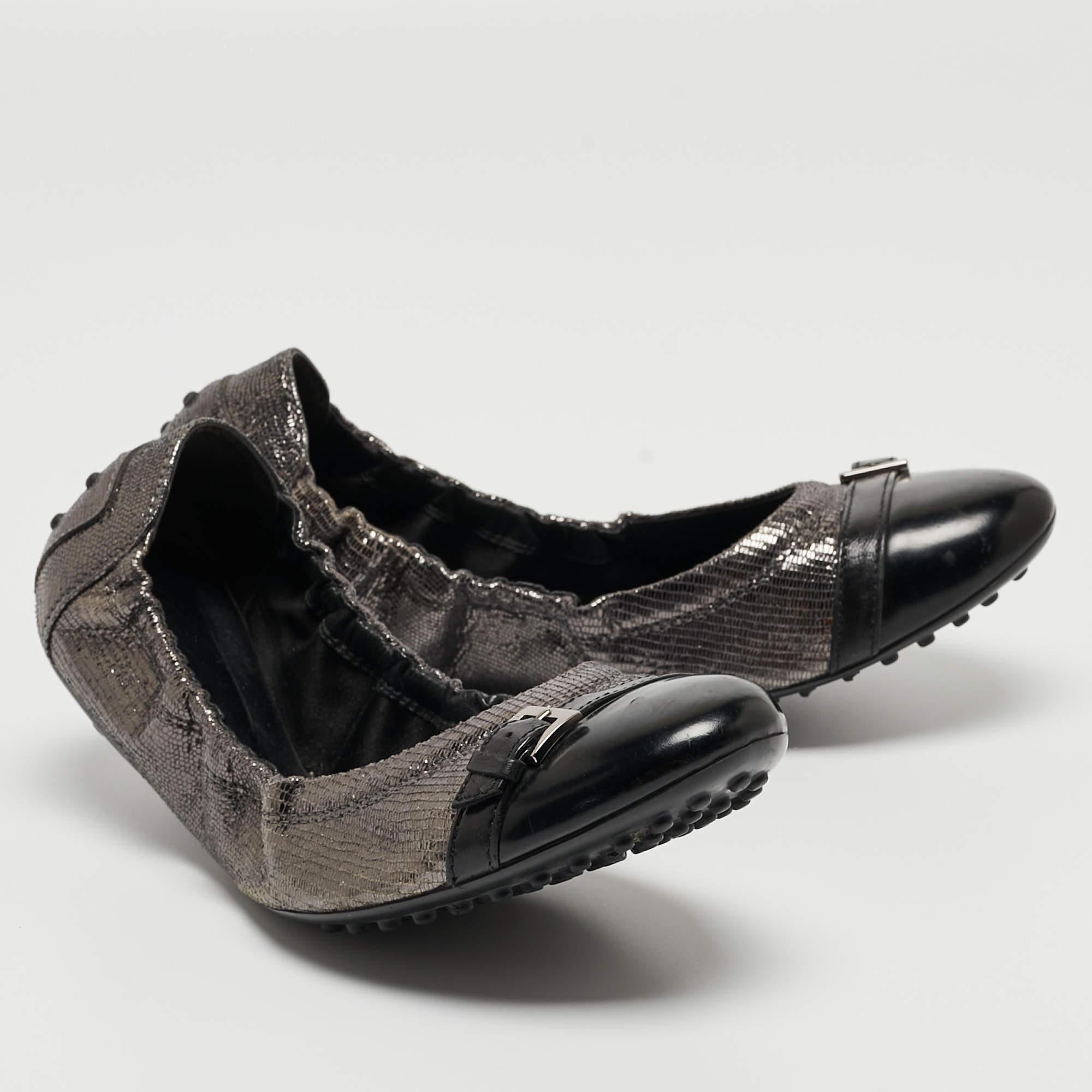 Women's Tod's Sliver/Black Textured Suede and Leather Buckle Detail Ballet Flats Size 38 For Sale