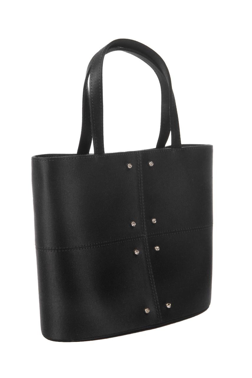 Noir TOD'S Petit sac à main de soirée en satin de soie noir avec clous en cristal et poignée supérieure, années 1990 en vente