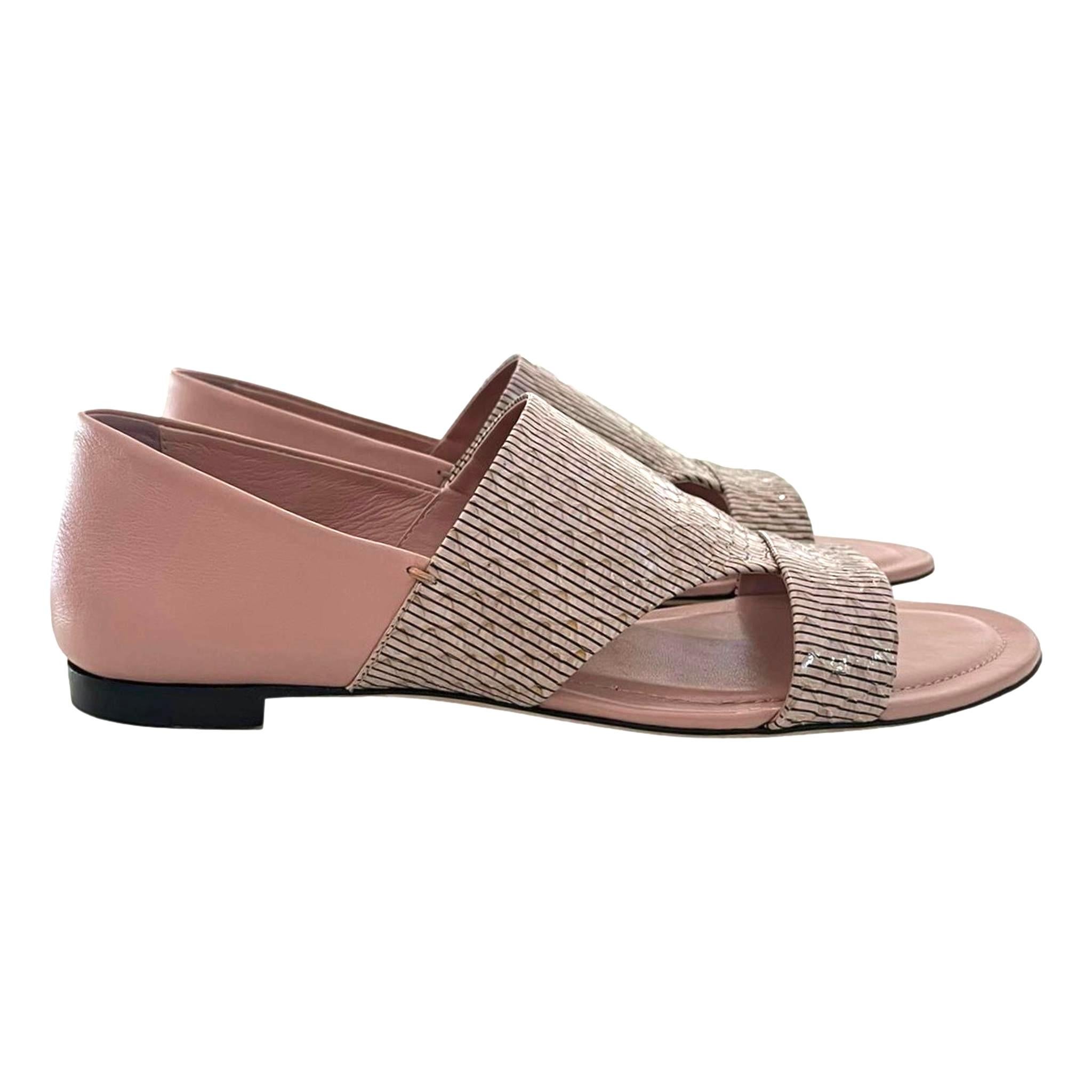 Sandales en cuir gaufré de Tod's Bon état - En vente à London, GB