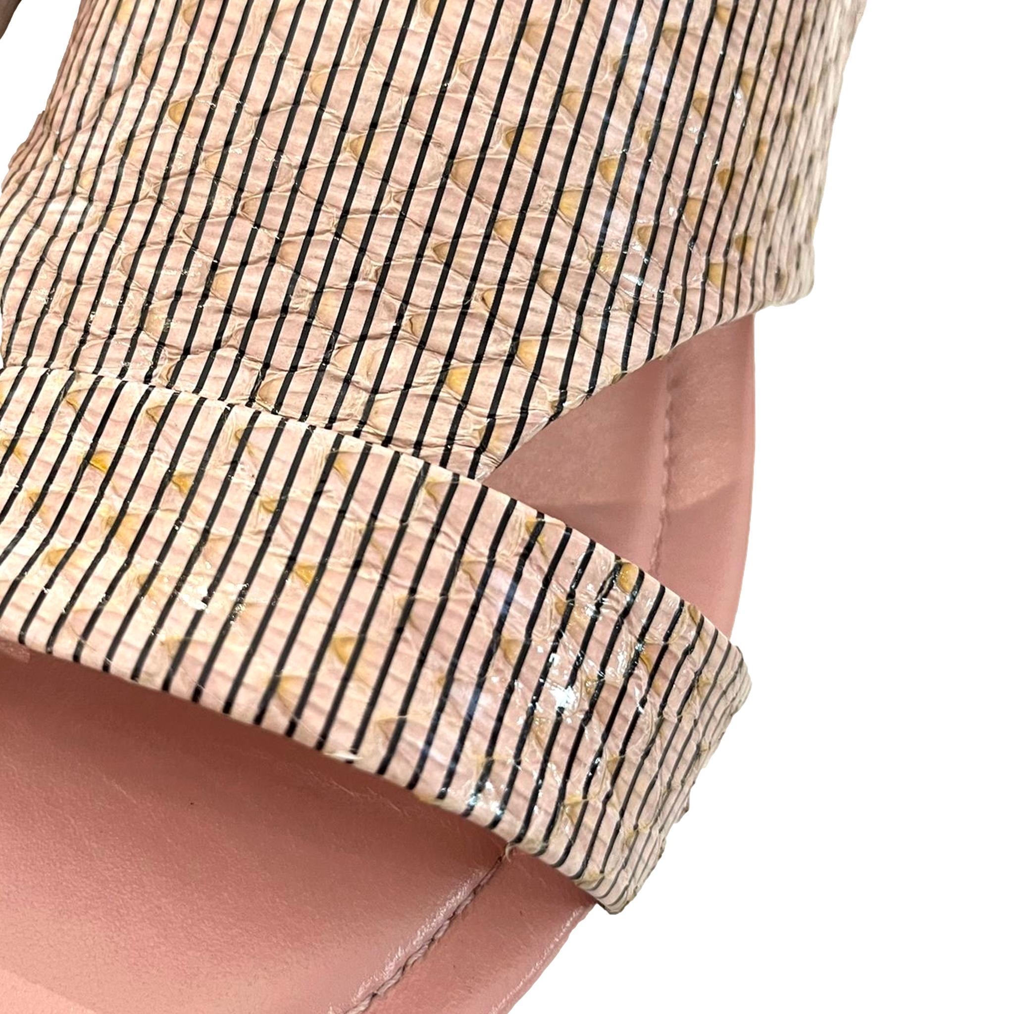 Sandales en cuir gaufré de Tod's Pour femmes en vente
