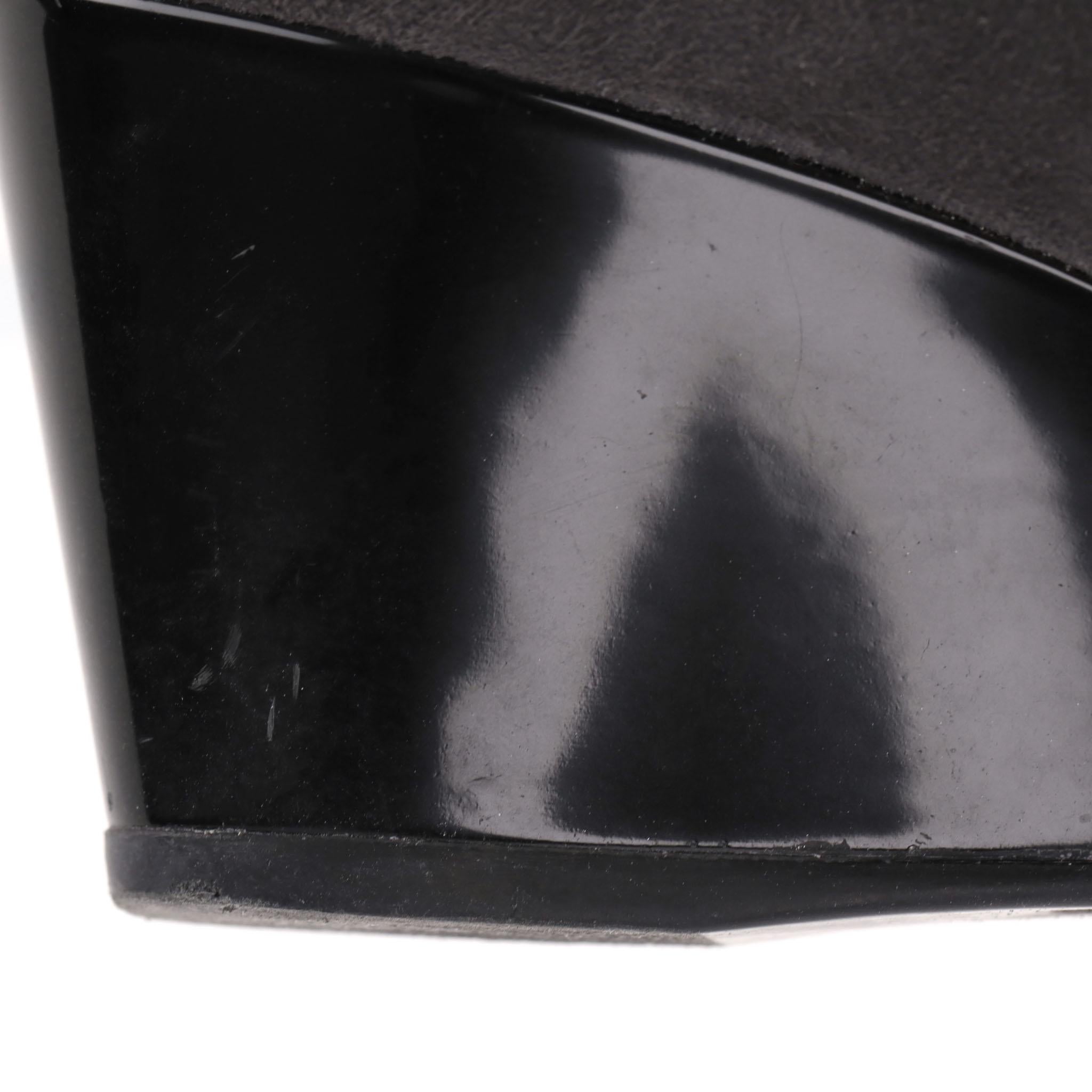 Tod's Wildleder-Keilpumps im Angebot 5