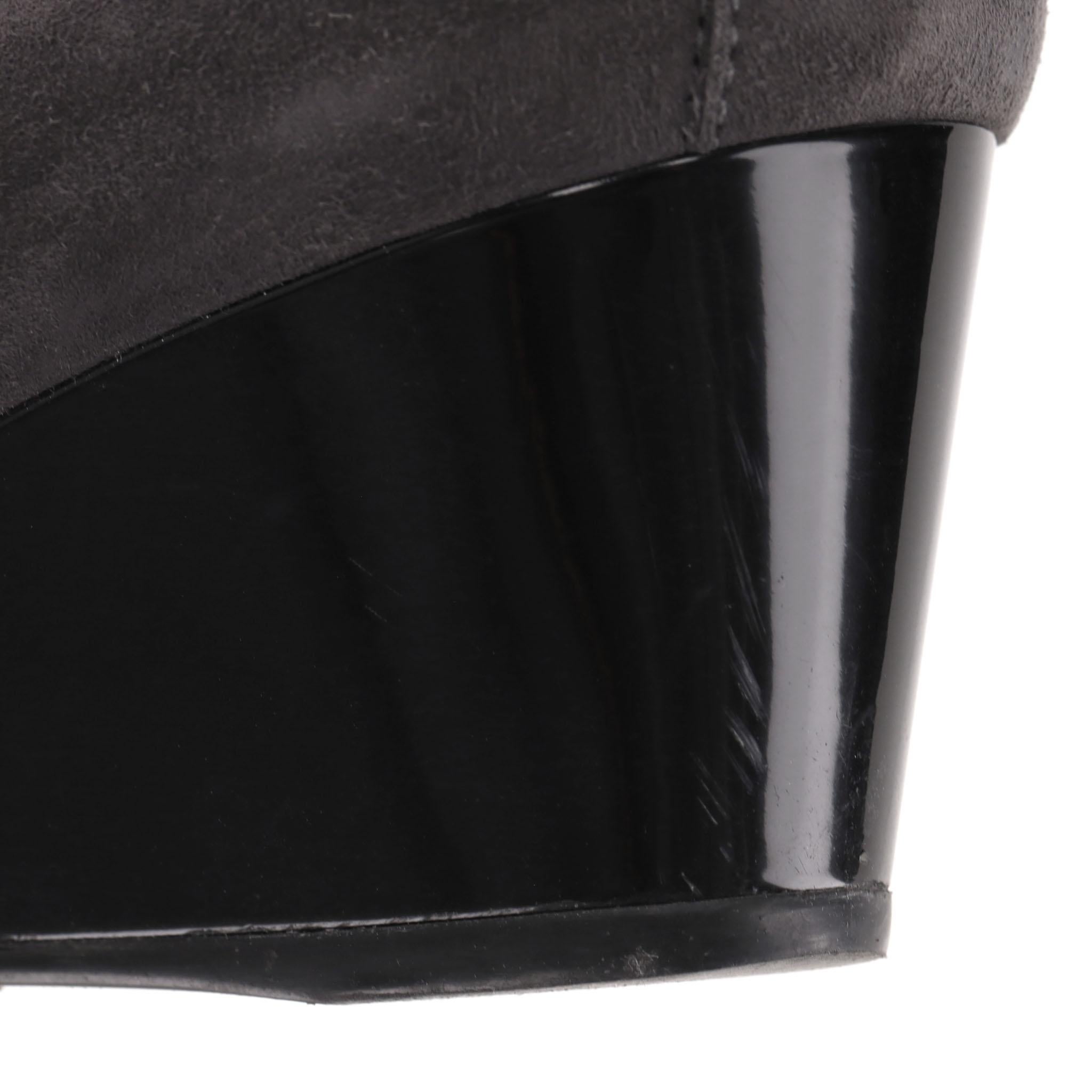 Tod's Wildleder-Keilpumps im Angebot 7