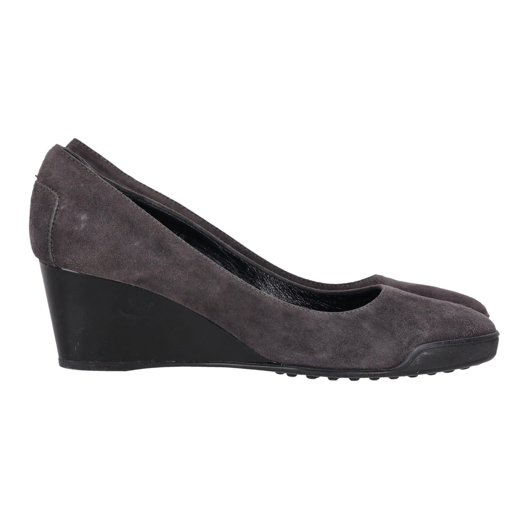 Tod's Wildleder-Keilpumps (Schwarz) im Angebot