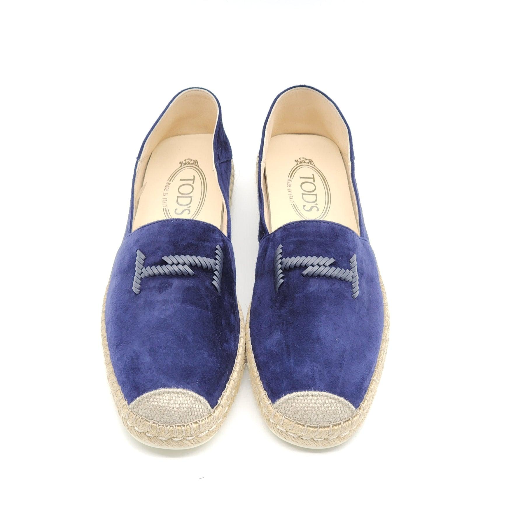 Tod's Suede Whipstitched Espadrilles Navy.
Suede Upper, Leather interior. 

Additional information:
Material: Suede & Leather
Color: Blue
Size: 6.5 US
Condition: Brand new with dustbag. The box is not included.
Available in other size: 10 US