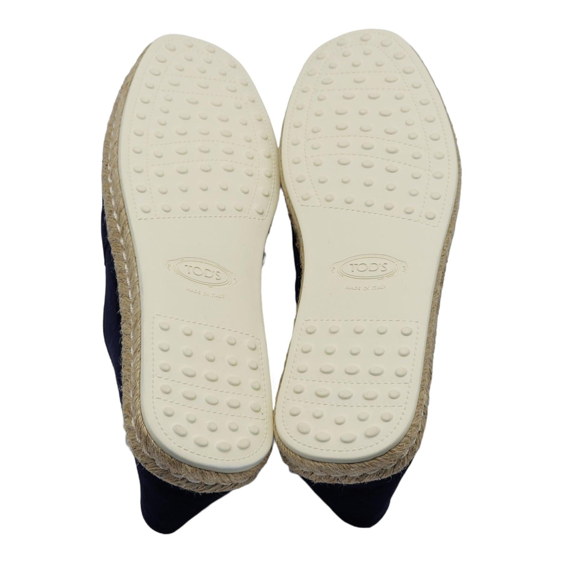 Tod's Suede Whipstitched Espadrilles Navy In Excellent Condition For Sale In Los Angeles, CA