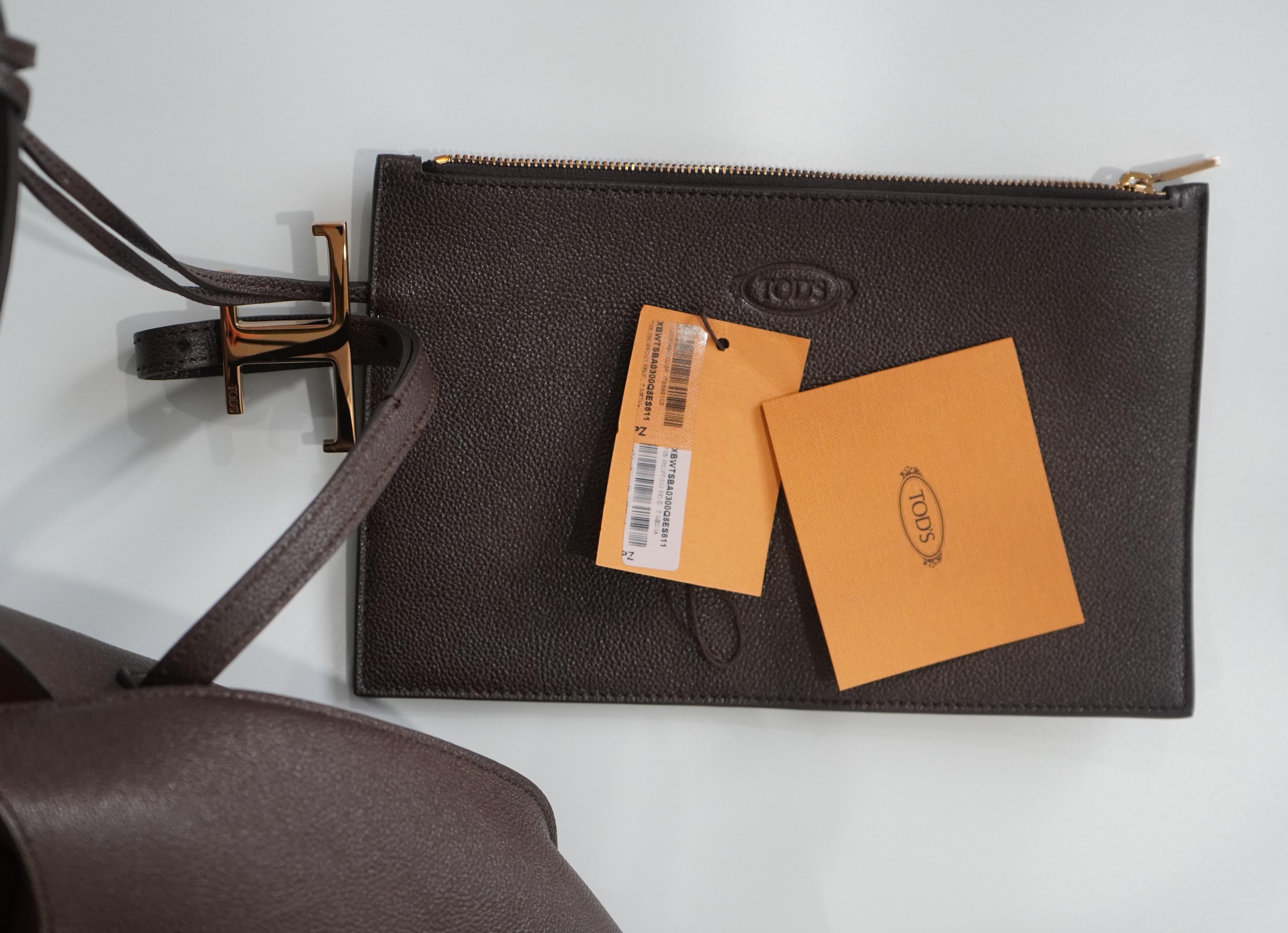 Tod's 'T' Timeless Brown Leather Tote Shopping Bag For Sale 4