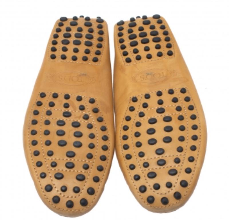 Tod's Tan Perforated Leather Bow Loafers Size 37.5 For Sale 2