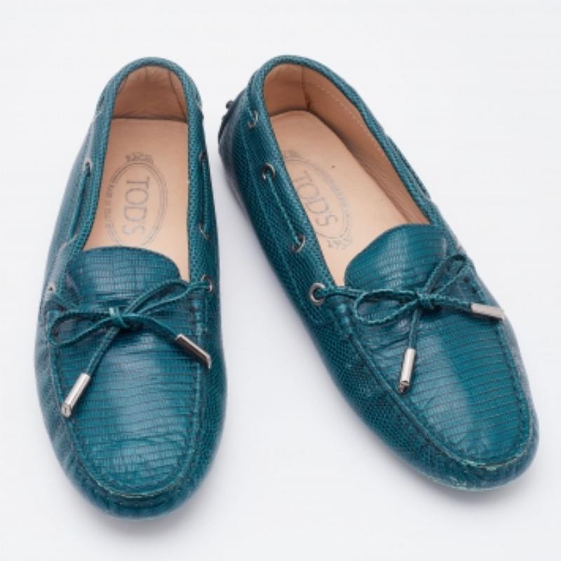 Tod's - Mocassins à enfiler en cuir avec nœud en forme de lézard - Bleu sarcelle - Taille 37,5 en vente 3