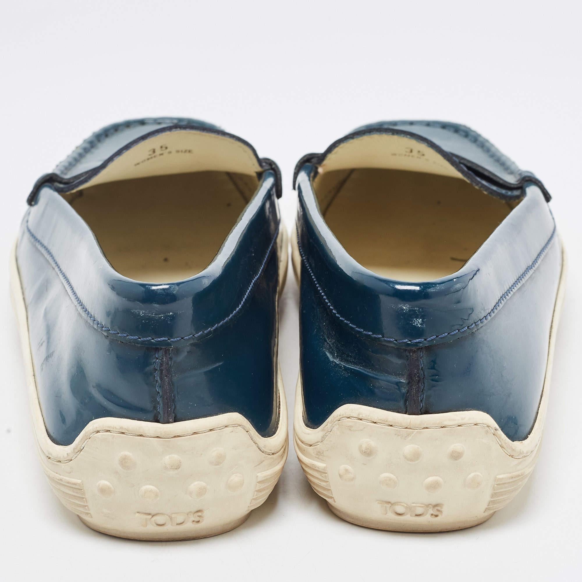 Women's Tod's Teal Patent Leather Penny Loafers Size 35 For Sale