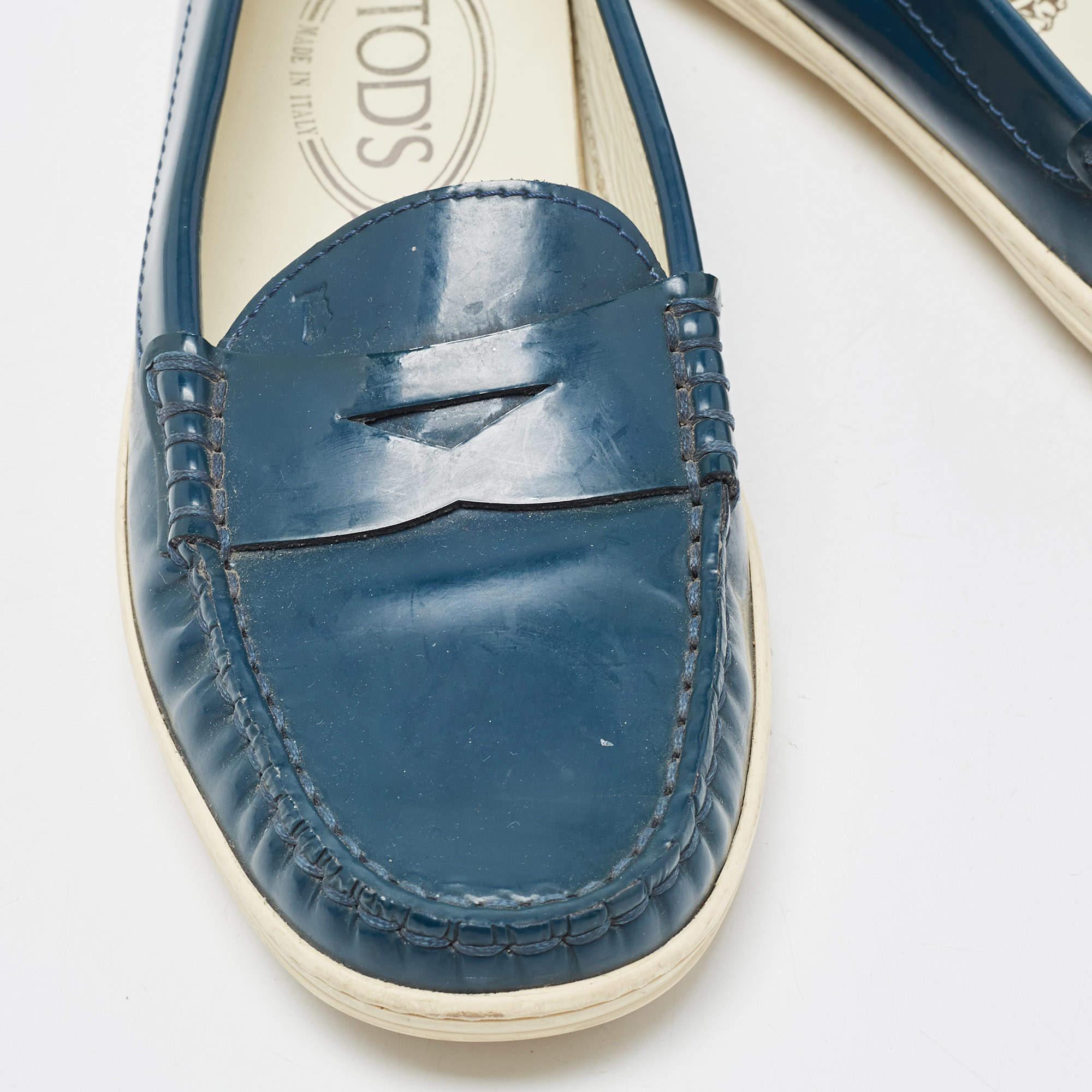 Tod's Teal Patent Leather Penny Loafers Size 35 For Sale 2