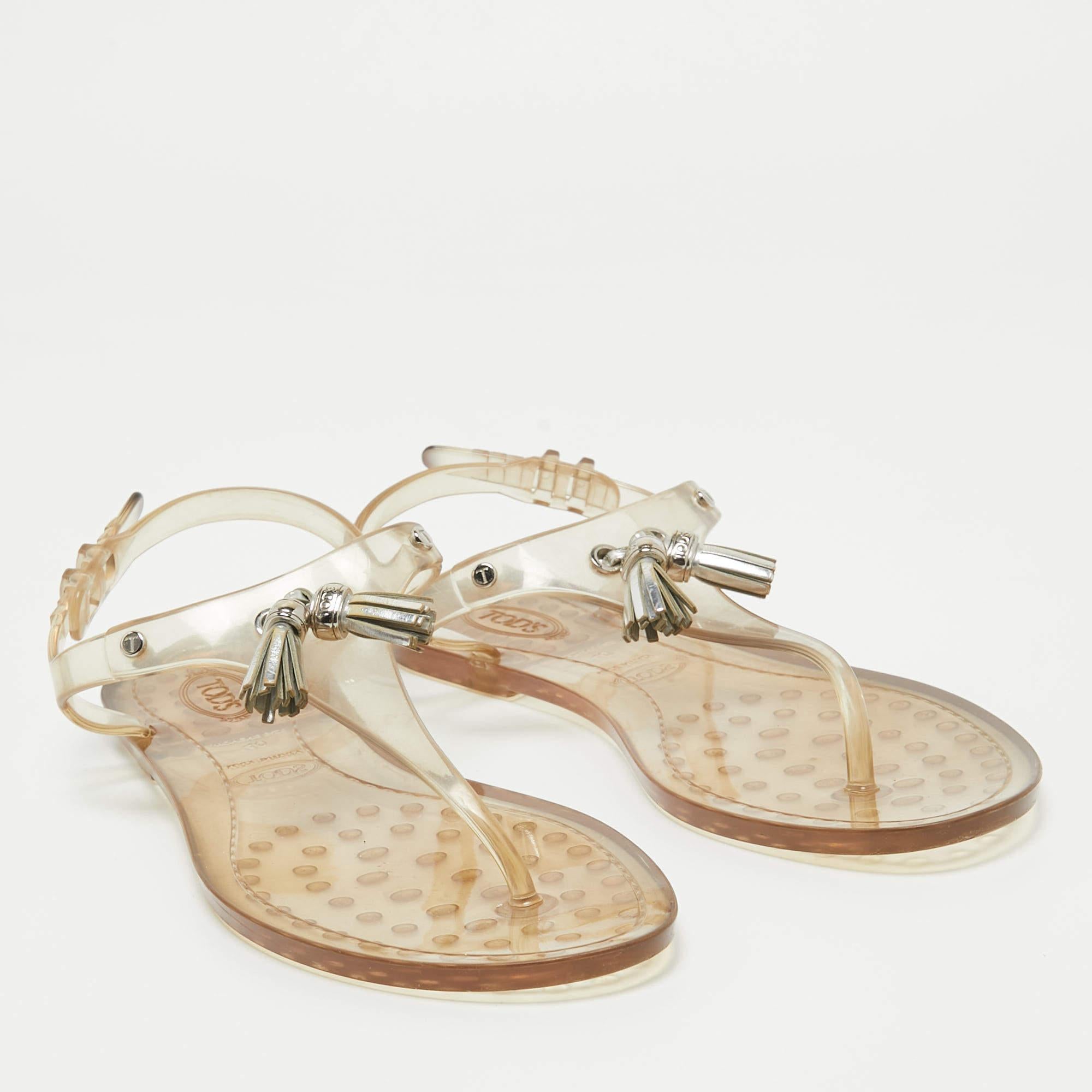 Tod's Transparente flache Zehensandalen aus Gummi mit Quaste und Schleife Größe 40 im Zustand „Gut“ im Angebot in Dubai, Al Qouz 2